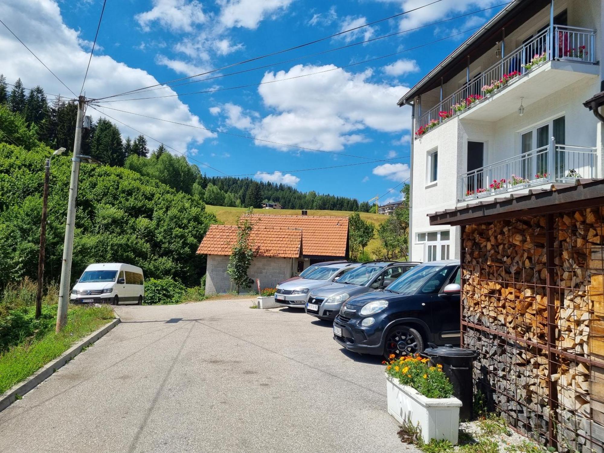 Old House Ljujic Апартамент